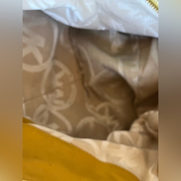 Michael Kors Beverley Mustard Yellow- Gold Drawstring Bag- rare vintage - Picture 16 of 16